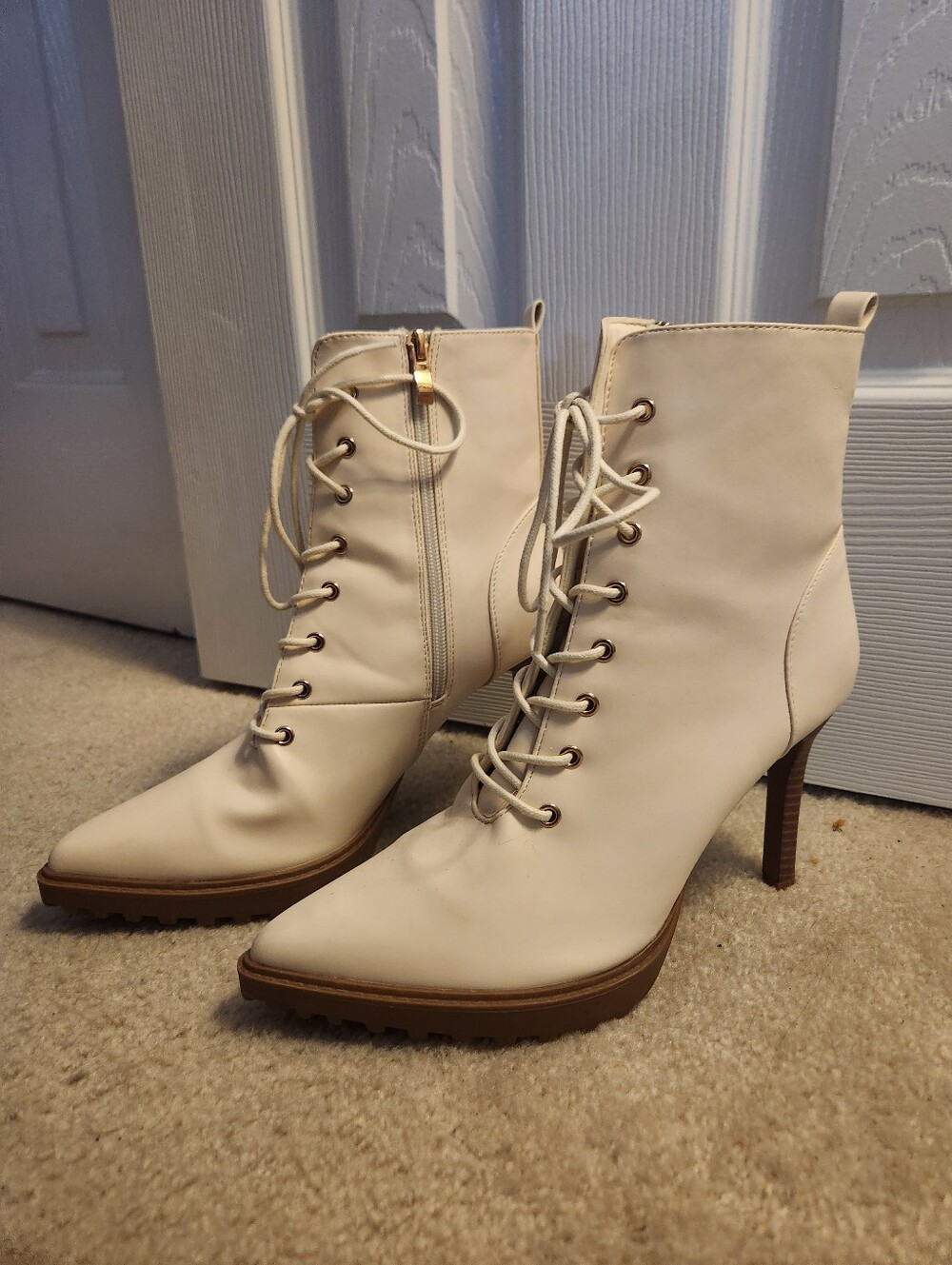 VENUS Cream Lace-Up Pointed Toe Ankle Boots